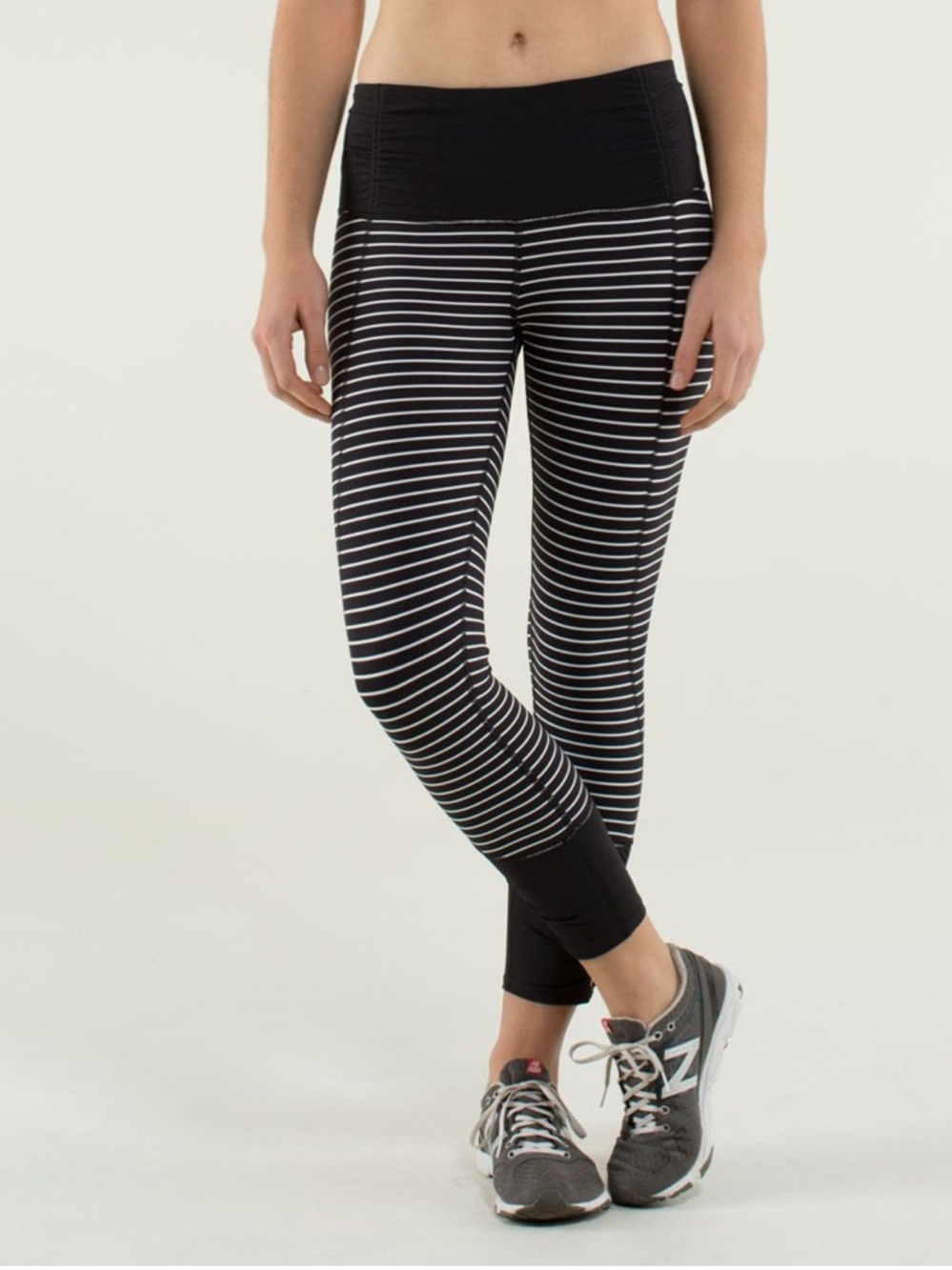 Lululemon Runday Crop Black and White Stripe Size 6